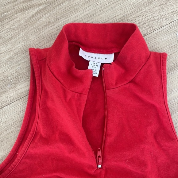 Red zipper crop top size us 4 size small - Picture 2 of 2